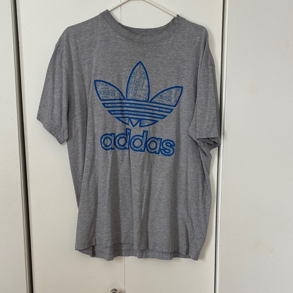 🎉4/30$🎉 adidas Vintage Gray and Blue Short Sleeve Tee